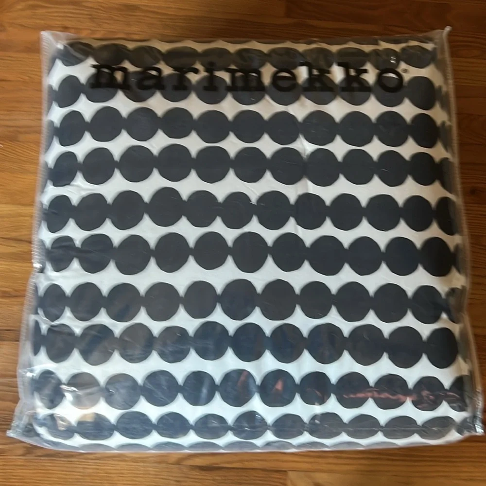 NWT Marimekko Rasymatto Duvet King w/2 shams. Orig 179NO OFFERS SEE BELOW